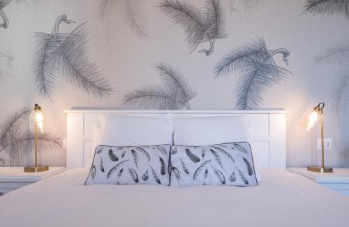 Albate Appartement | Lora feathers Suite, free parking, self check in,4