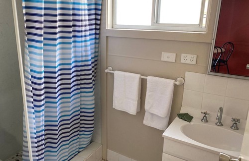 Shoalhaven Heads Cabine | Lorsens on the River - Cabin 1