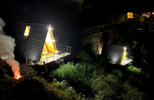 Banos de Agua Santa Cabine | Los Alpes 2