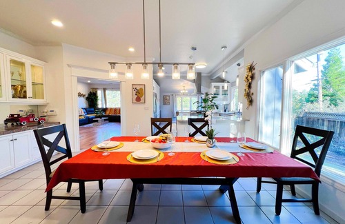 Los Altos Hills Maison | Los Altos Hills Retreat Near Stanford w/Pool, KTV, Hot Tub & Game Room