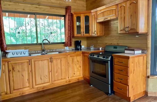 Canton Leon Cortes Castro Cabine | Los Encinos Forestry Cabin