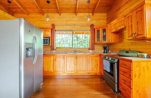 Canton Leon Cortes Castro Cabine | Los Encinos Forestry Cabin
