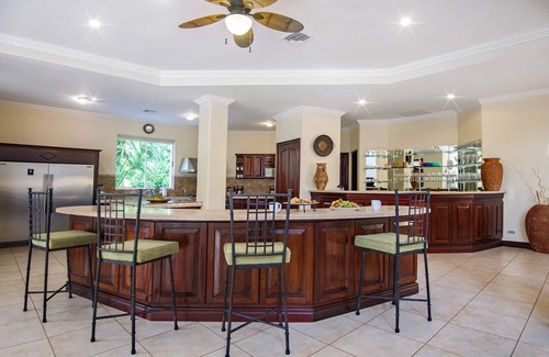Jaco Maison | Los Sueños Luxury House – 7 Ensuite Bedrooms