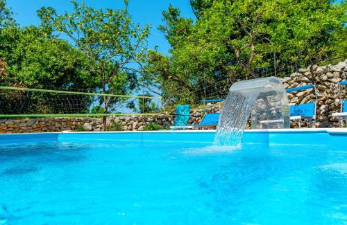 Veli Losinj Appartement | Losinj haus with pool