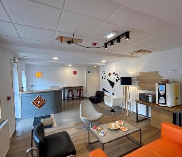 Figaredo Hôtel | Lotila Flats Rio Caudal