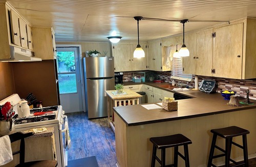 Nacogdoches Maison | Lottie Mae’s Place has a warm cozy homely vibe. 2 minutes from town
