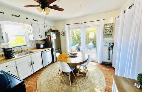 Villas Cottage | Lotus Bay-200 steps to Beach Sunsets, Pet Friendly & close to Wineries