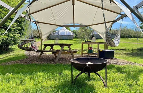Longdon Cabine | Lotus Belle Tent With Private Deck, BBQ Garden And Hammock Overlooking Rutland Water