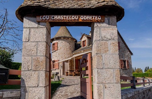 Aumont-Aubrac Maison | Lou Chastelou Odheteo à Aumont Aubrac