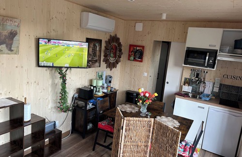 Saint-Laurent-de-Muret Chalet De Ski | Lou Mazet Chalet on the paths of the Tour d'Aubrac 3.5 kms from the A75 freeway