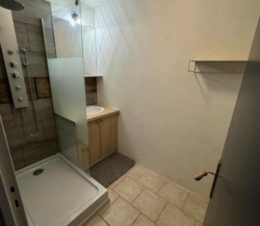 Nevers Appartement | Loue Chambres vert bâtiment les cytises 11 ou 13 rue de la motte Nevers 58000