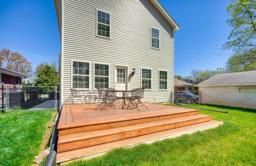 Lyndon Maison | Louisville Retreat with Deck about 11 Mi to Downtown!