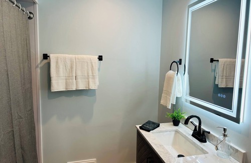 Burbank Maison | Love: A charming 3 BR-2.5 BA house in Burbank!