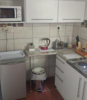 Groenkloof Appartement | Love Joy Peace Cottage