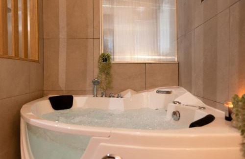 Etampes Appartement | Love Life Room-Jacuzzi-Netflix-Accès-24/7-Privé