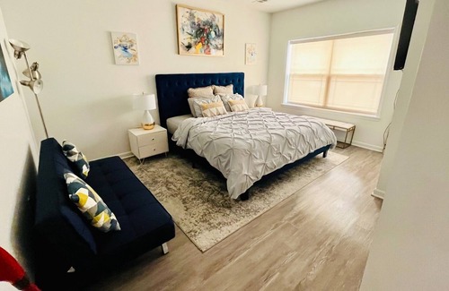 Elizabeth Copropriété | Love Lounge Condo with King bed & Balcony