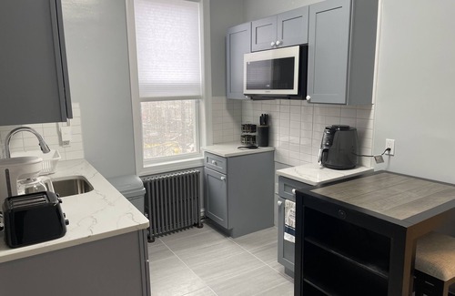 Industry Appartement | Love my place- 10 Mins Away To NYC - Pristine Apartment