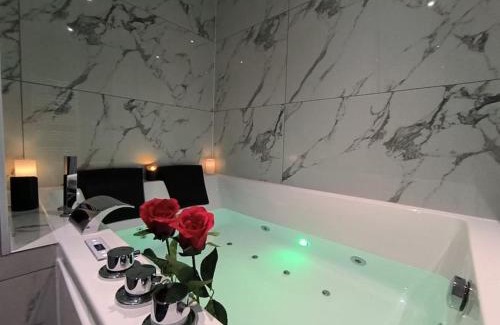Montbrison Appartement | LOVE ROOM - Amour Chic et Intime