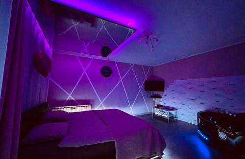 Fleury-les-Aubrais Appartement | Love Room O'Dream, Jacuzzi et Lit King Size
