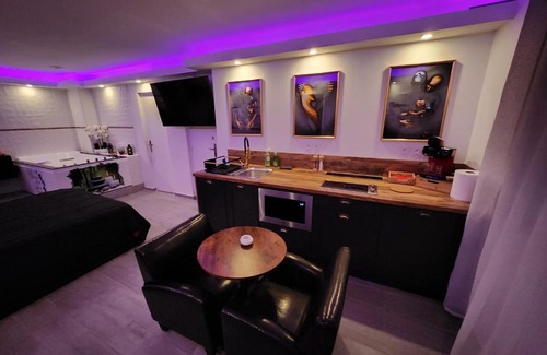 Saint-Assiscle Appartement | Love Room romantique avec Jacuzzi 2 places