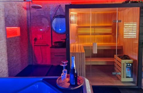 Ornans Appartement | Love Room Tentation