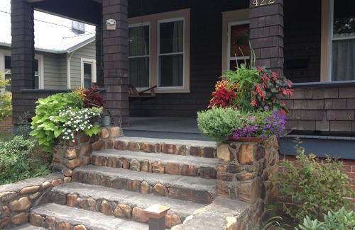 Brevard Maison | Aimé et soigné! Bungalow moderne récemment rénové!