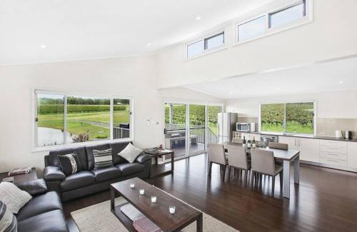 Lovedale Maison | Lovedale Lakehouse Vineyard