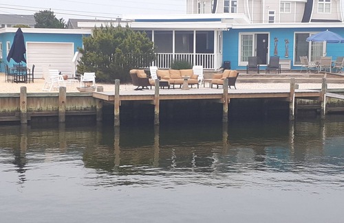 Loveladies Maison | Loveladies Lagoonfront, 3 BR, sleeps 8, 1.5 bath, Private Beach Parking pass