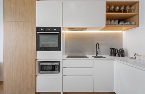 Heidelberg Heights Appartement | Lovely 1-Bed Pad with Balcony, Gym & Pool