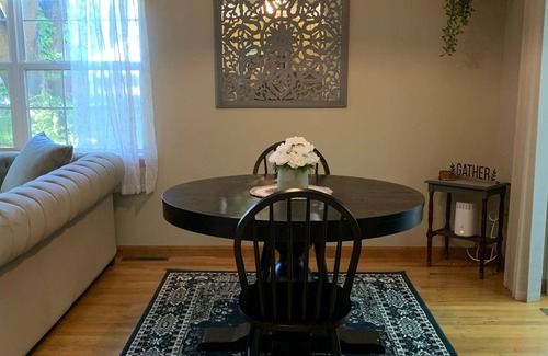 Westmere Appartement | Lovely 1-bedroom apartment with patio/deck.