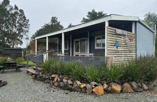 Hakaru Cabine | Lovely 1-bedroom cabin in Hakaru. Take a break and unwind at this peaceful oasis
