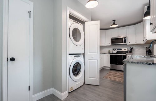 Historic Uptown Appartement | Lovely 1 bedroom rental unit 5 minutes to downtown