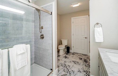 Loyalton Appartement | Lovely 1 bedroom with Free Parking, River Views