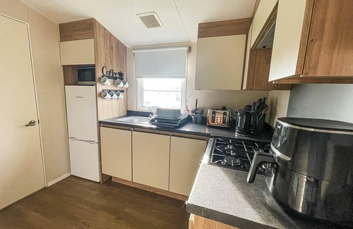 Winestead Maison | Lovely 10 berth caravan with decking in Yorkshire, ref 71023G