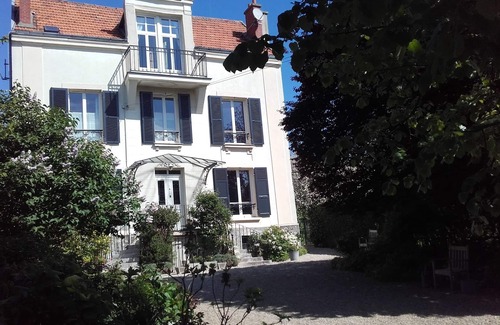 Thorigny-sur-Marne Maison | Precioso jardín de la casa familiar del siglo XIX a 25 minutos de París y Disneyland