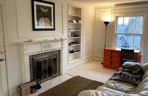 Bridlemile Appartement | Lovely 1bd/1bath suite at historical Wilcox Estate