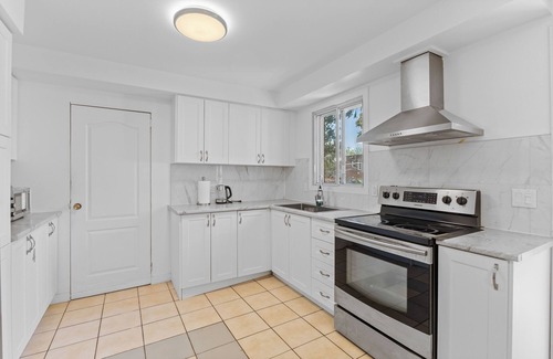 Anjou Appartement | Lovely 1Bedroom with Terrace-Near Metro Station