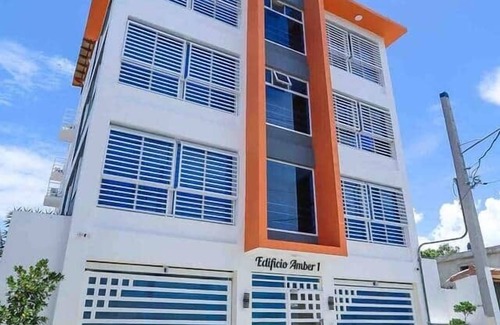 San Cristobal Appartement | Lovely 2 Bd-2Bath Apt w. A|C Garage & Rooftop