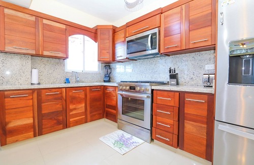 San Cristobal Appartement | Lovely 2 Bd-2Bath Apt w. A|C Garage & Rooftop