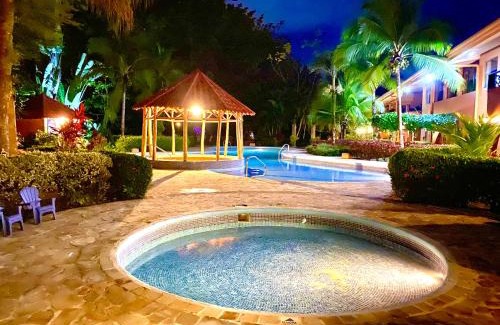 Damas Appartement | Lovely 2-BDroom Condo in Laguna Eco Village Resort
