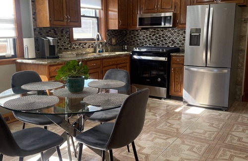 Forestview Appartement | Lovely 2-Bedoom Apartment in Berwyn