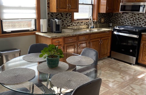 Forestview Appartement | Lovely 2-Bedoom Apartment in Berwyn