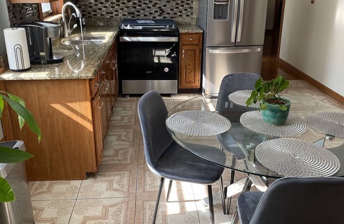 Forestview Appartement | Lovely 2-Bedoom Apartment in Berwyn