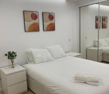 Barreiro Appartement | Lovely 2 bedroom apartment in South Lisbon