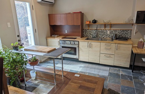 Sainte-Marie Maison | Lovely 2-bedroom Ground Fl. garden apt. fully furnished, utilities, Wifi incl.