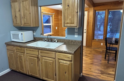 Fairmont Maison | Lovely 2-bedroom LAKE house with AC in Fairmont