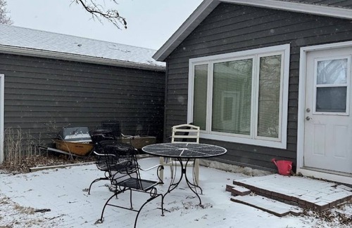 Fairmont Maison | Lovely 2-bedroom LAKE house with AC in Fairmont