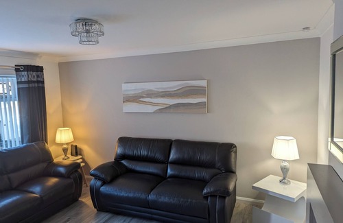 Coatbridge Maison | Lovely 2 Bedroom Terrace House
