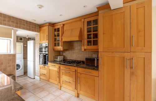 Frognal and Fitzjohns Maison | Lovely 2BR Home in peaceful Hampstead, NW London