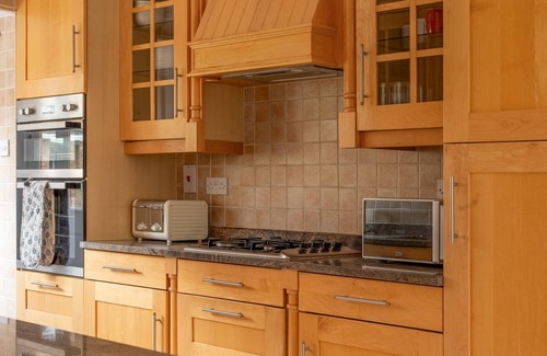 Frognal and Fitzjohns Maison | Lovely 2BR Home in peaceful Hampstead, NW London